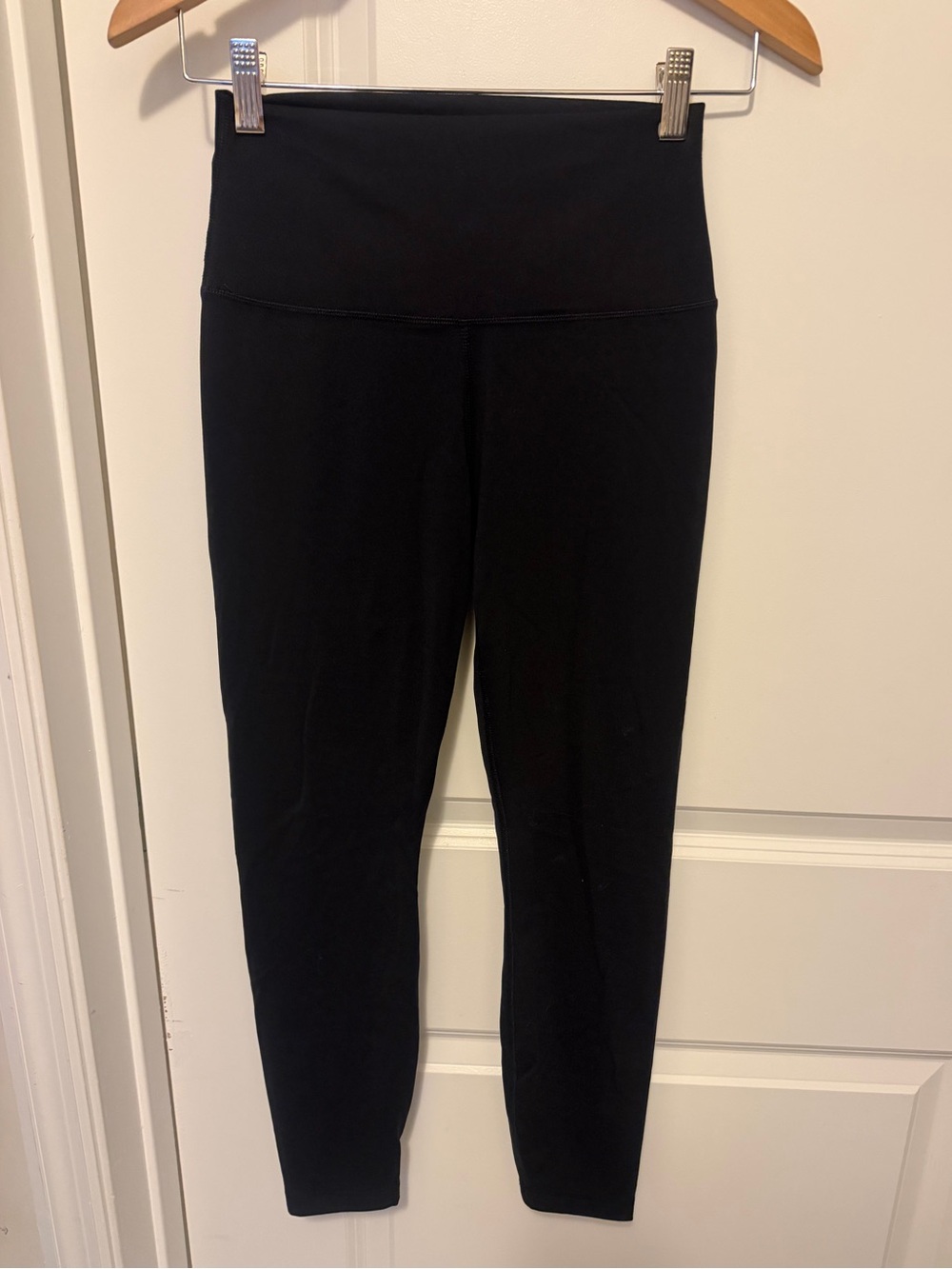 Yogalicious Lux Black High-Rise Leggings. Medium